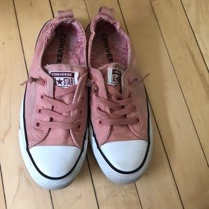 Pink low top converse